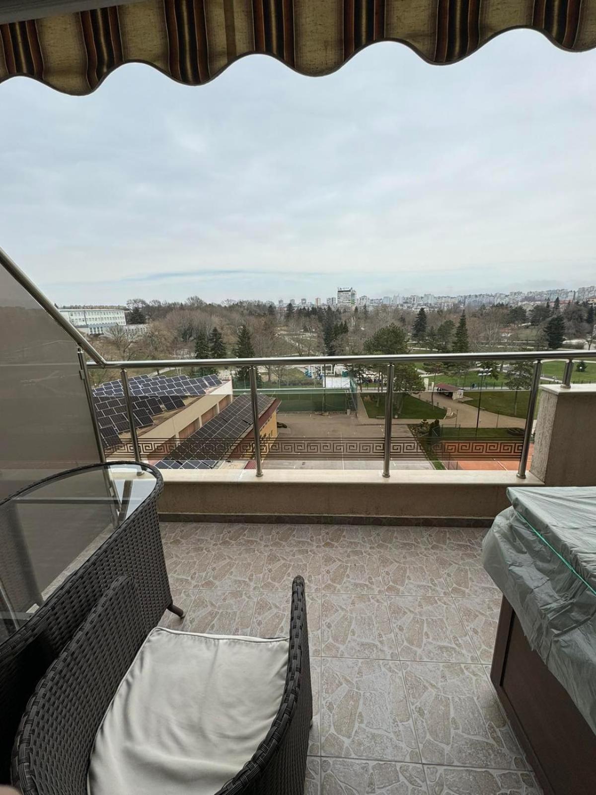 градски парк Apartment Dobrich
